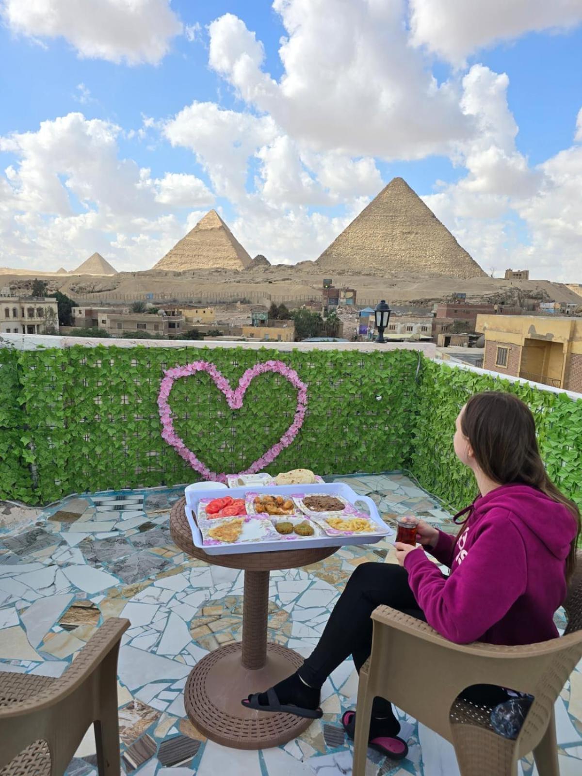 Pyramids Show Hotel Kafret el-Gabal Εξωτερικό φωτογραφία